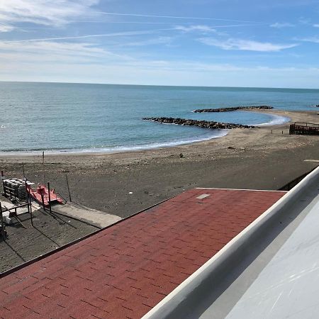Roma Meraviglioso Attico Sul Mare Ladispoli Exterior photo