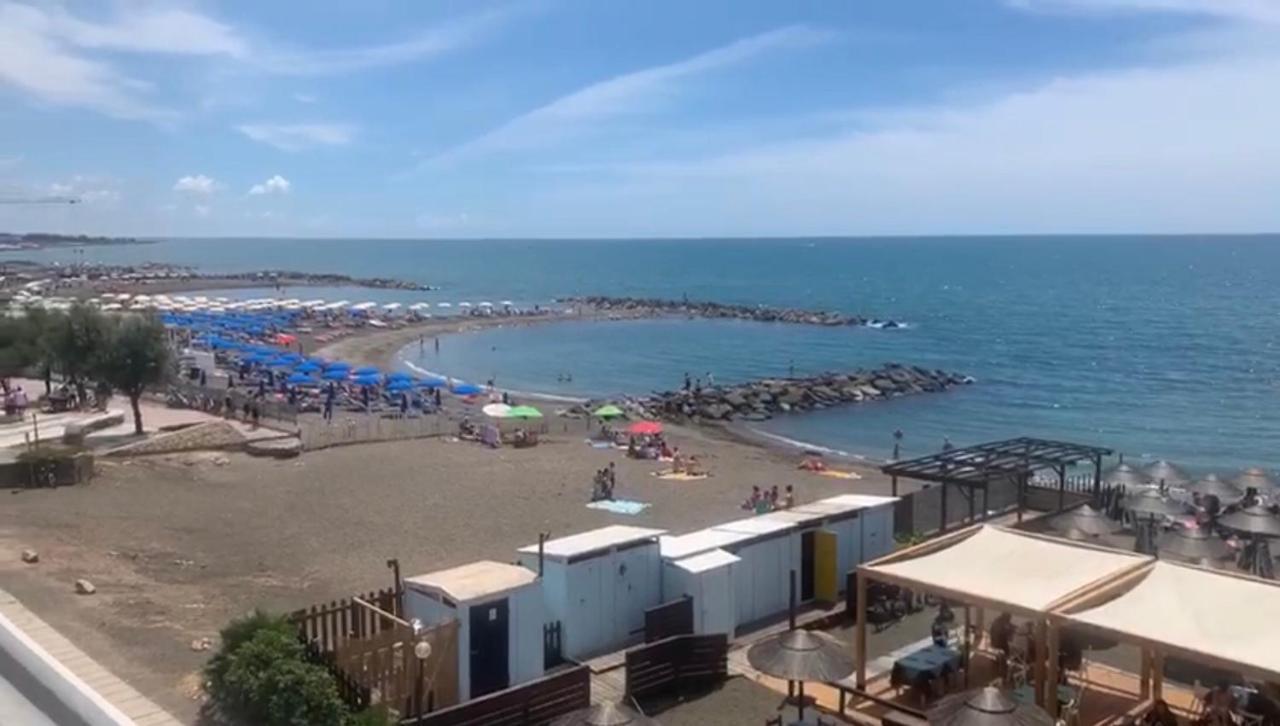 Roma Meraviglioso Attico Sul Mare Ladispoli Exterior photo